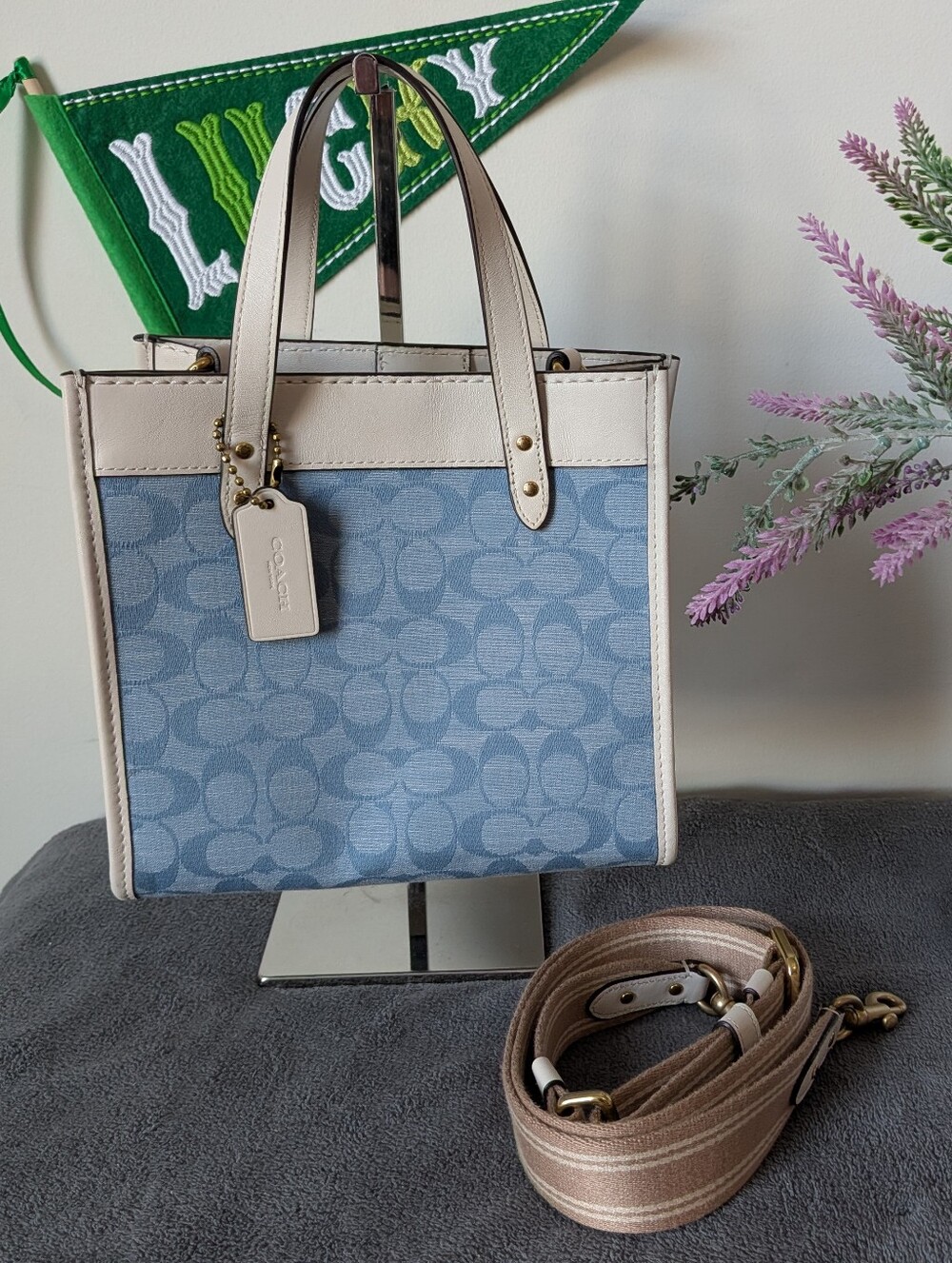 Coach Field Tote 22 In Signature Chambray